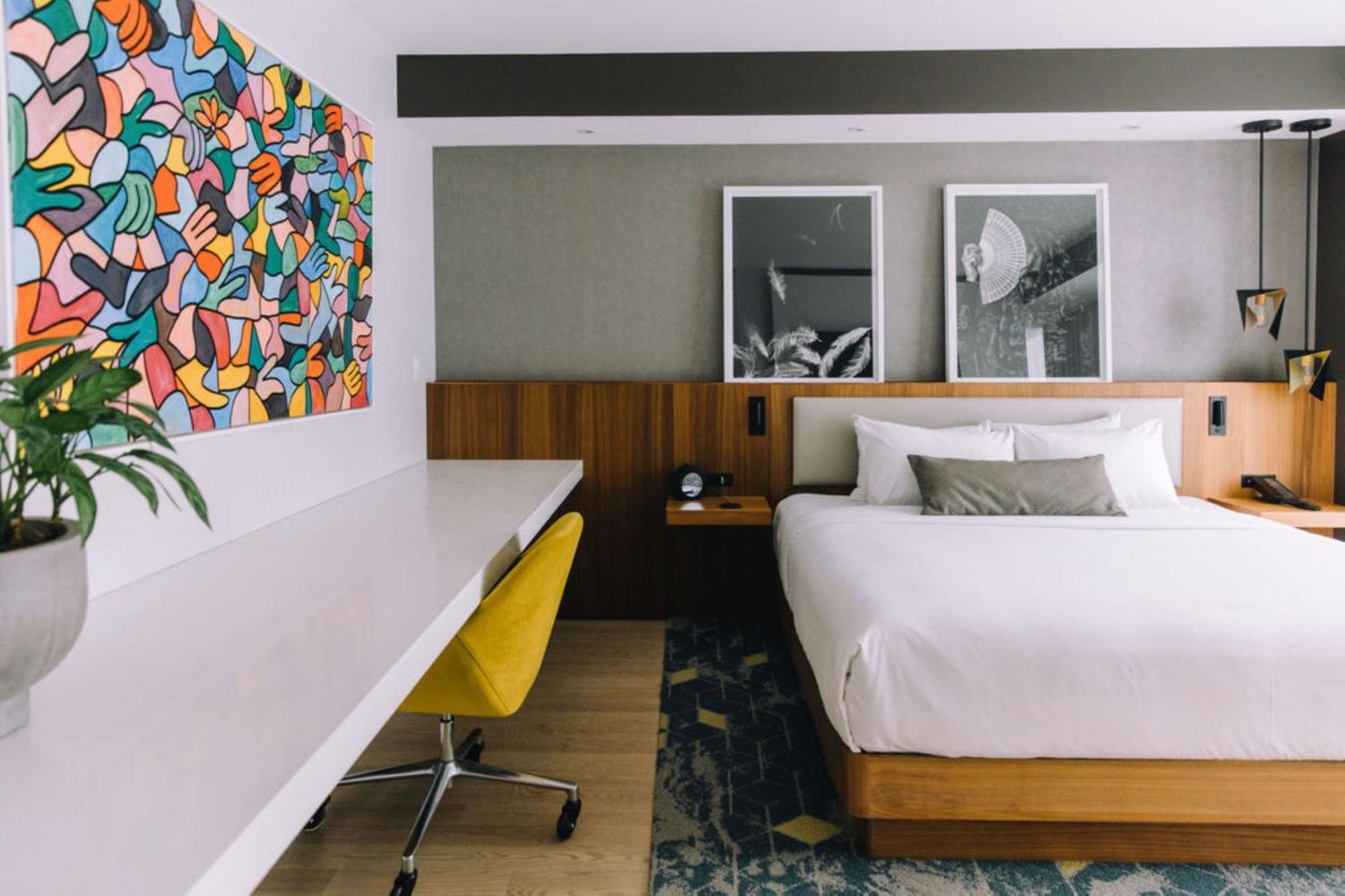 Humaniti Hotel Montreal, Autograph Collection Exterior photo