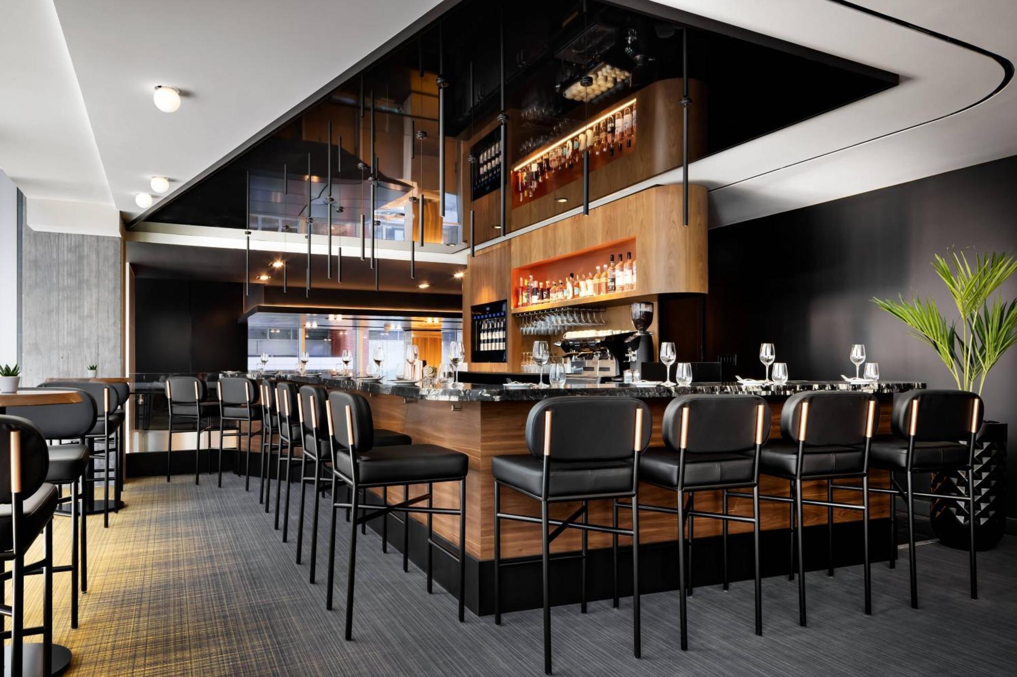 Humaniti Hotel Montreal, Autograph Collection Exterior photo