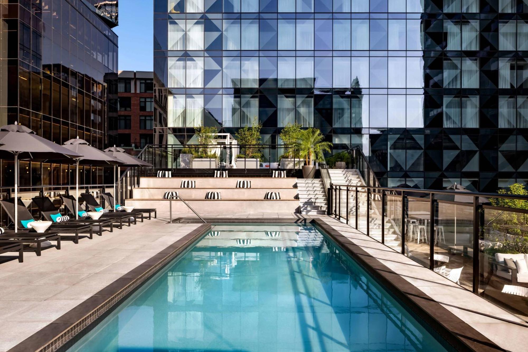 Humaniti Hotel Montreal, Autograph Collection Exterior photo
