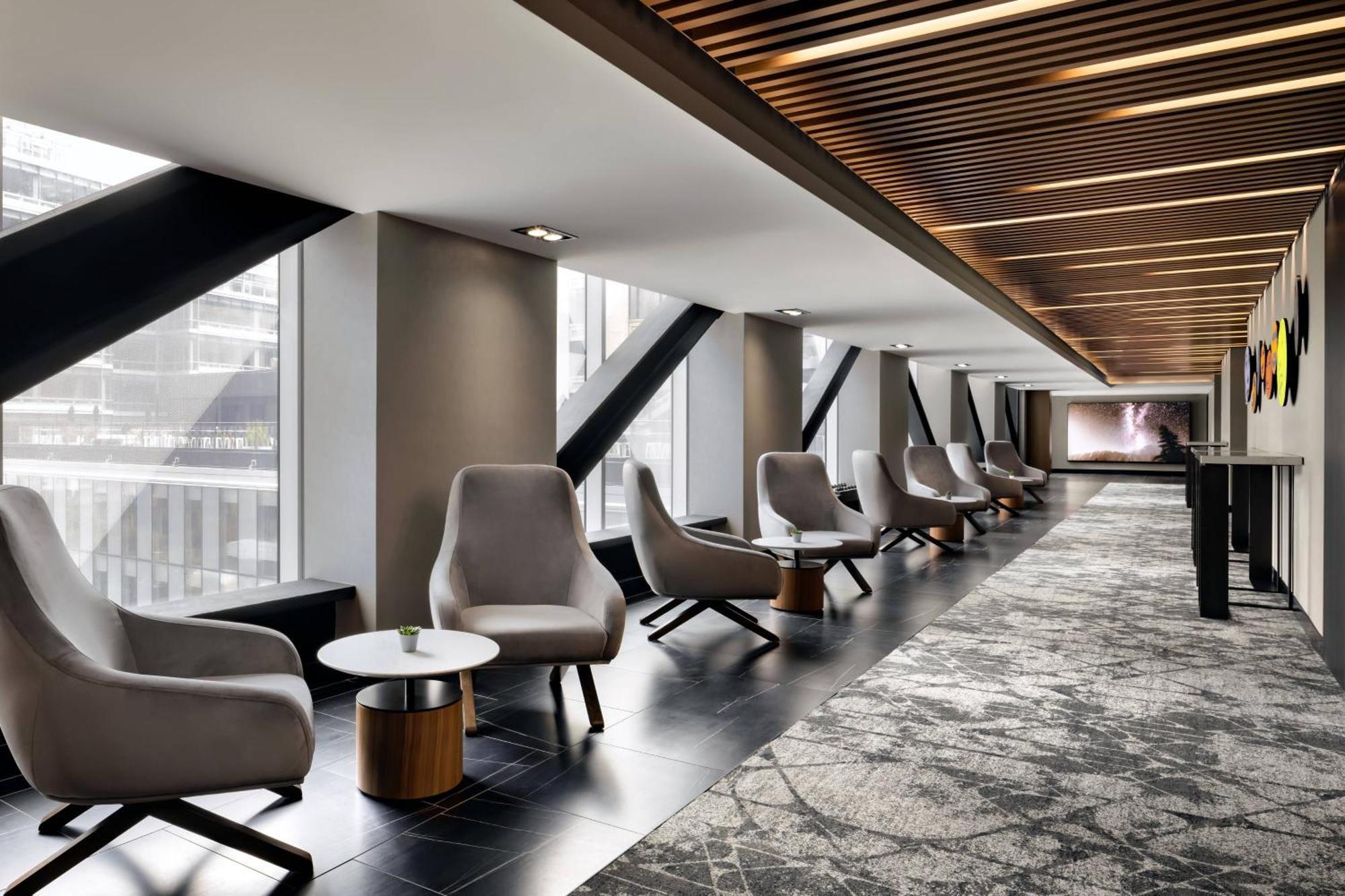 Humaniti Hotel Montreal, Autograph Collection Exterior photo