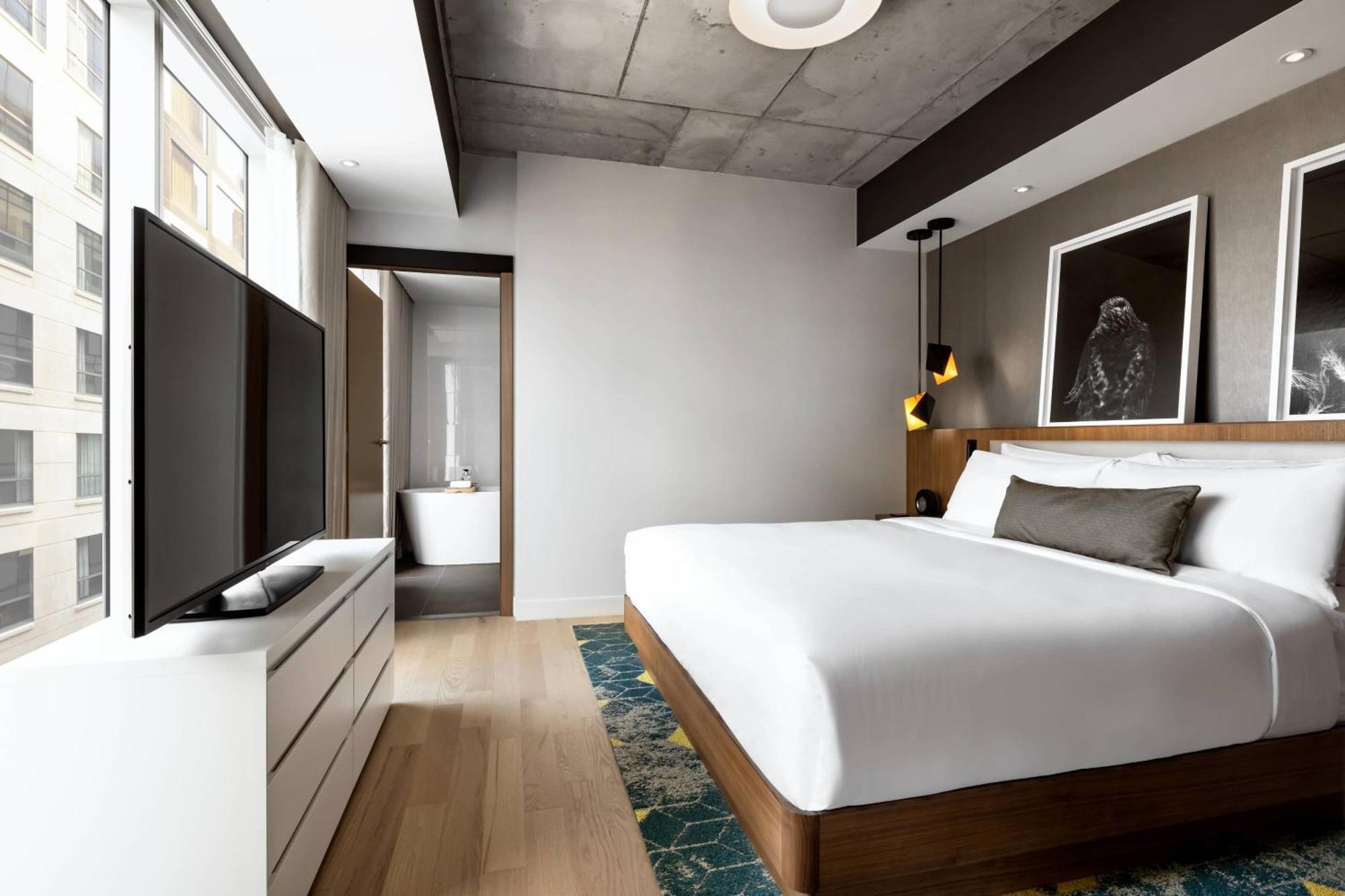 Humaniti Hotel Montreal, Autograph Collection Exterior photo