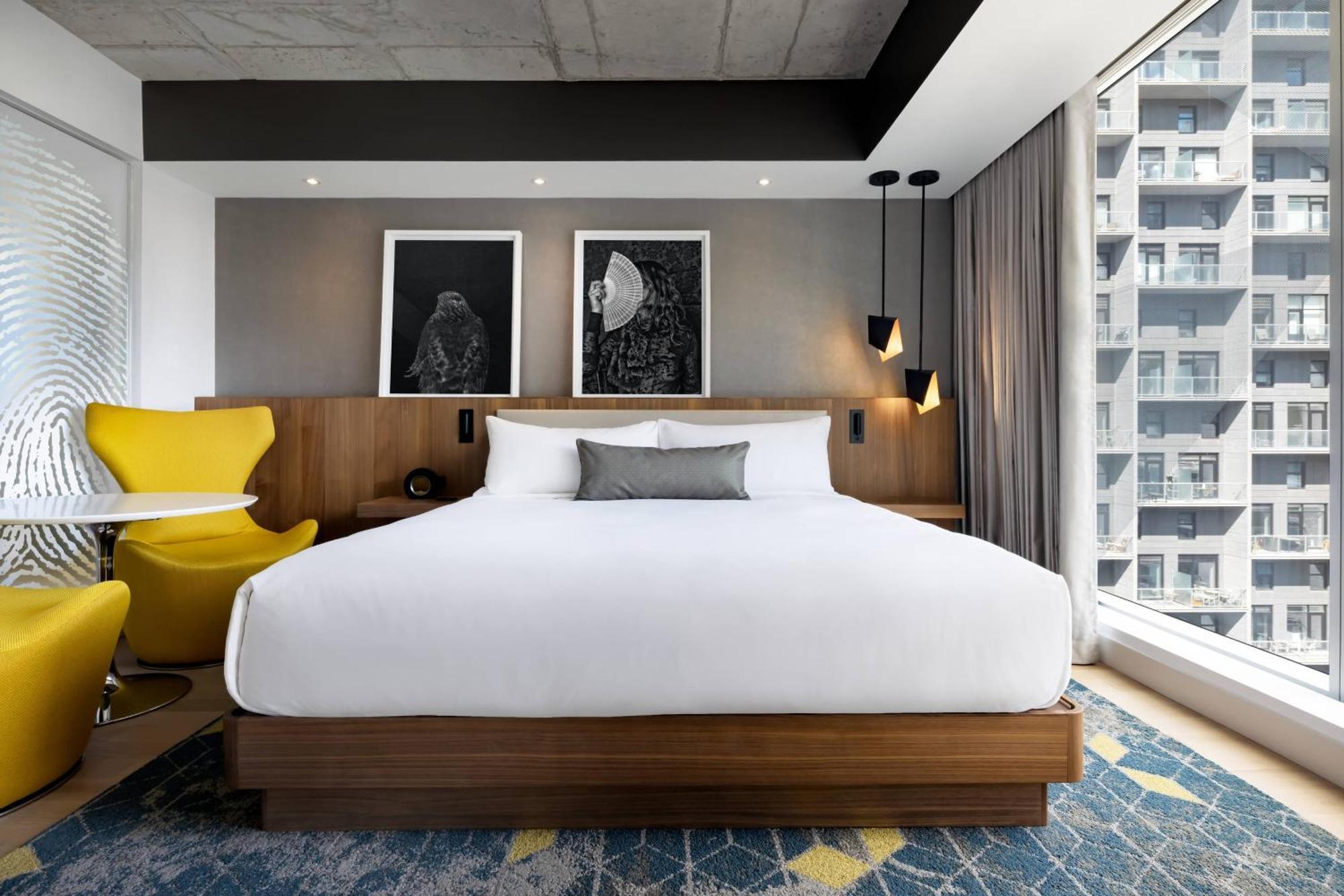 Humaniti Hotel Montreal, Autograph Collection Exterior photo